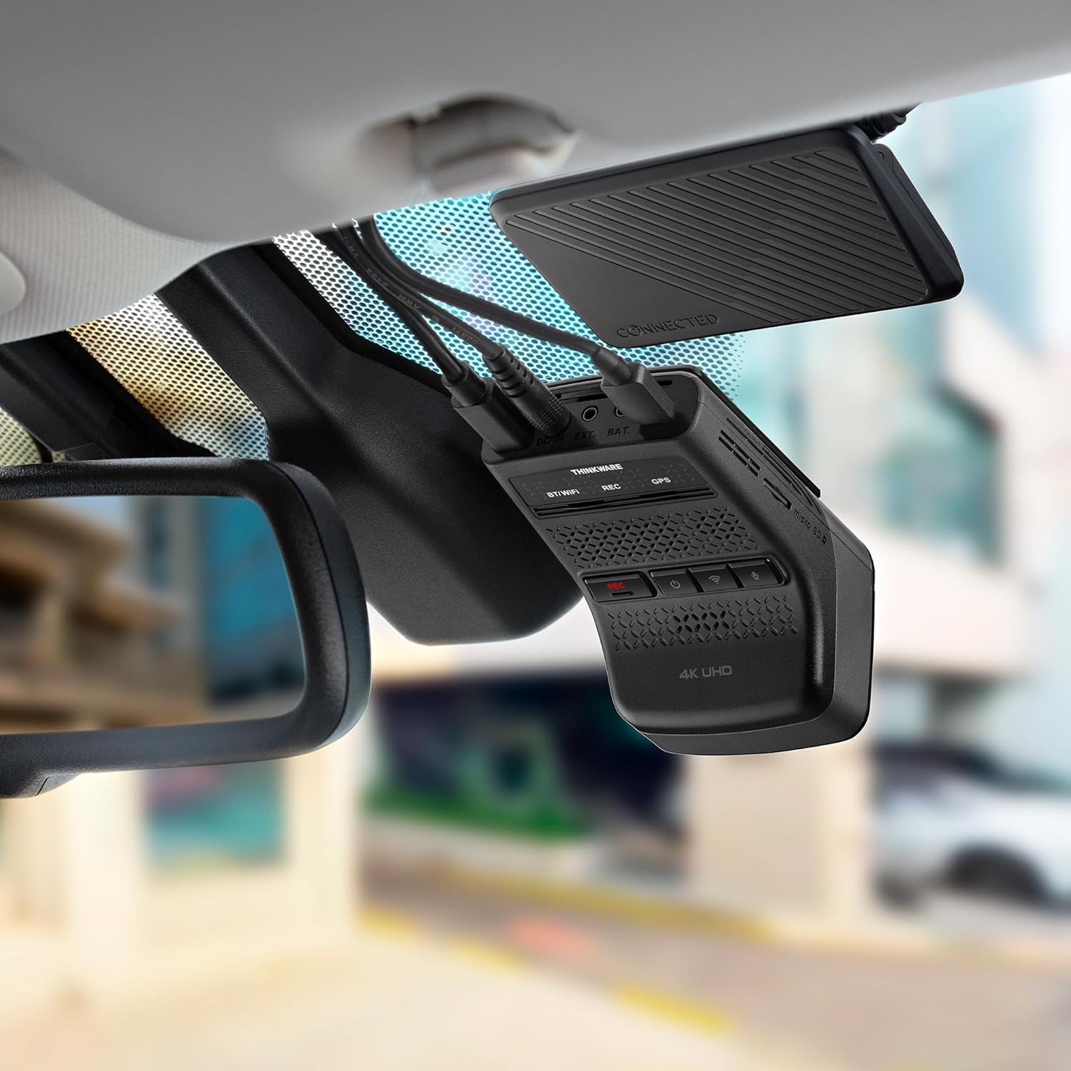 Thinkware dash cam equipped with LTE connectivity for enhanced real-time vehicle monitoring and security.